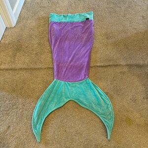 EchoLife Mermaid Tail Blanket